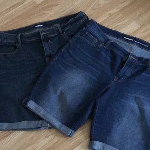 Old Navy Bermuda Shorts **GREAT DEAL**